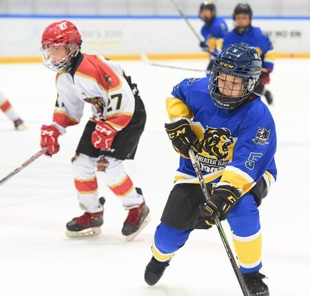 Young hocker players in the competition